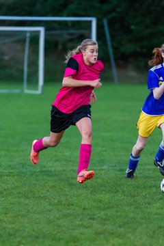 Bild 240 - B-Juniorinnen TSV Gnutz o.W. - SV Wahlstedt : Ergebnis: 1:1